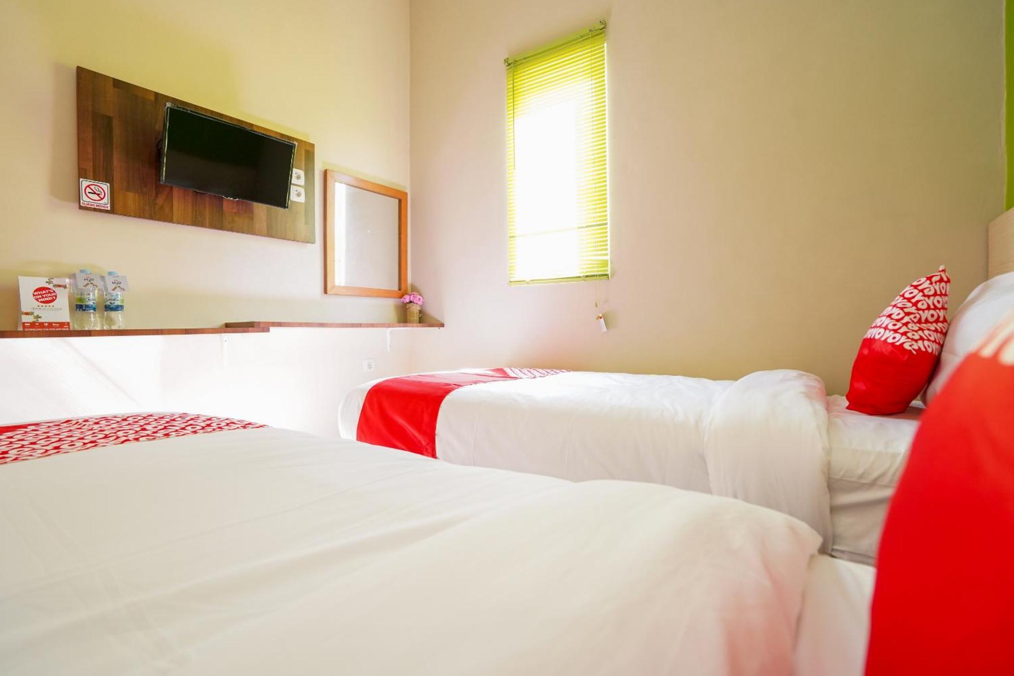 โอโย 1169 กูปัง กูนุง เรสซิเดนซ์ ชาเรียะฮ์ Hotel สุราบายา ภายนอก รูปภาพ